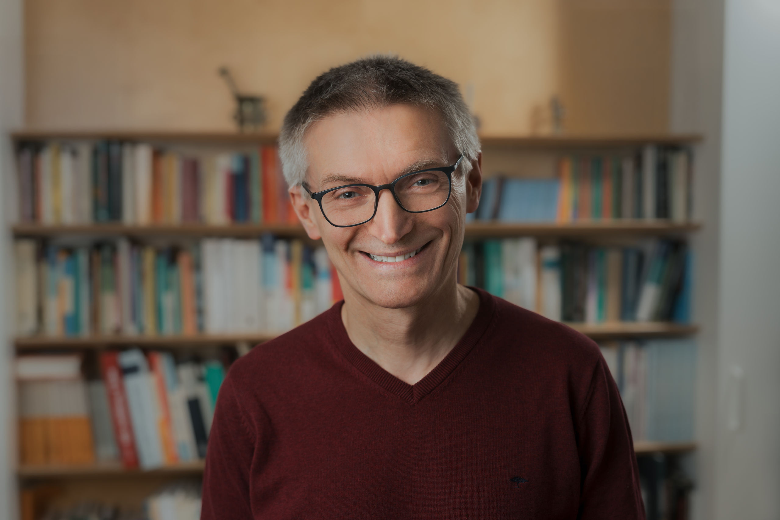 Dr. Mario Mitteregger